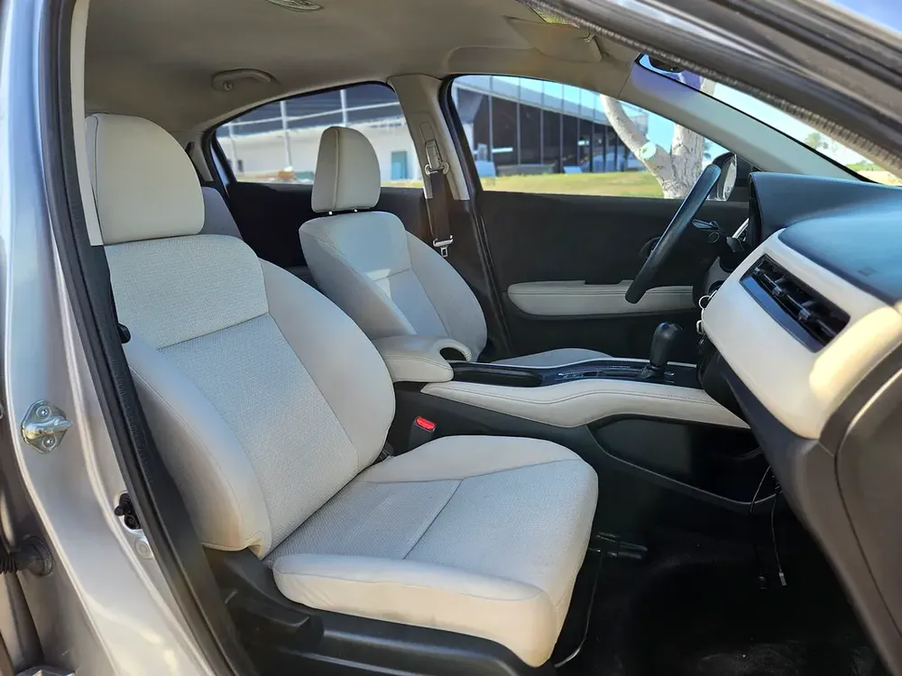 Honda HR-V EX 2019 GCC Specs Premium Condition Perfect Inside Out Low KM Perfect Family SUV - Image 8