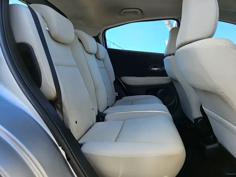 Honda HR-V EX 2019 GCC Specs Premium Condition Perfect Inside Out Low KM Perfect Family SUV - Image 9