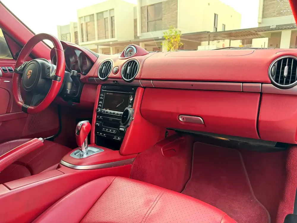 Porsche Cayman S 2012 | GCC Specs | Low Mileage | Pristine Condition - Image 15