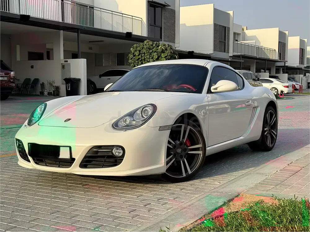 Porsche Cayman S 2012 | GCC Specs | Low Mileage | Pristine Condition - Image 4