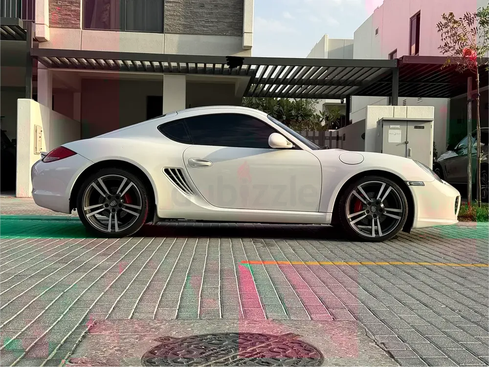 Porsche Cayman S 2012 | GCC Specs | Low Mileage | Pristine Condition - Image 7