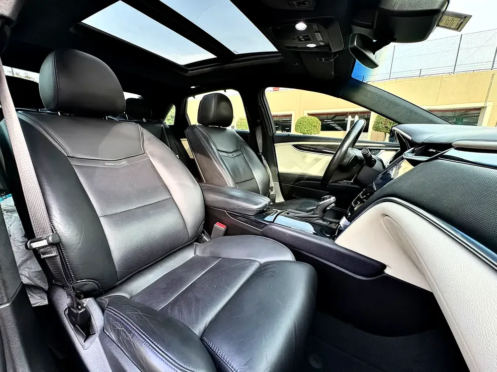 CADILLAC XTS PLATINUM / GCC / 2014 / AGENCY MAINTAINED / PERFECT CONDITION / DIRECT OWNER - Image 10