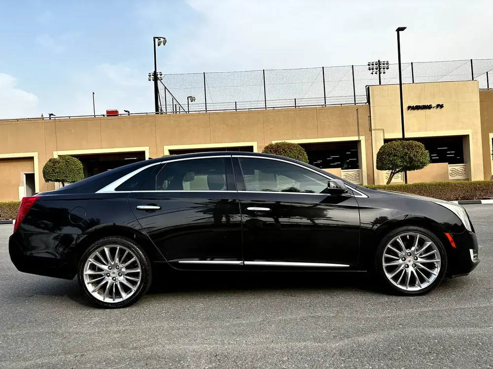 CADILLAC XTS PLATINUM / GCC / 2014 / AGENCY MAINTAINED / PERFECT CONDITION / DIRECT OWNER - Image 12