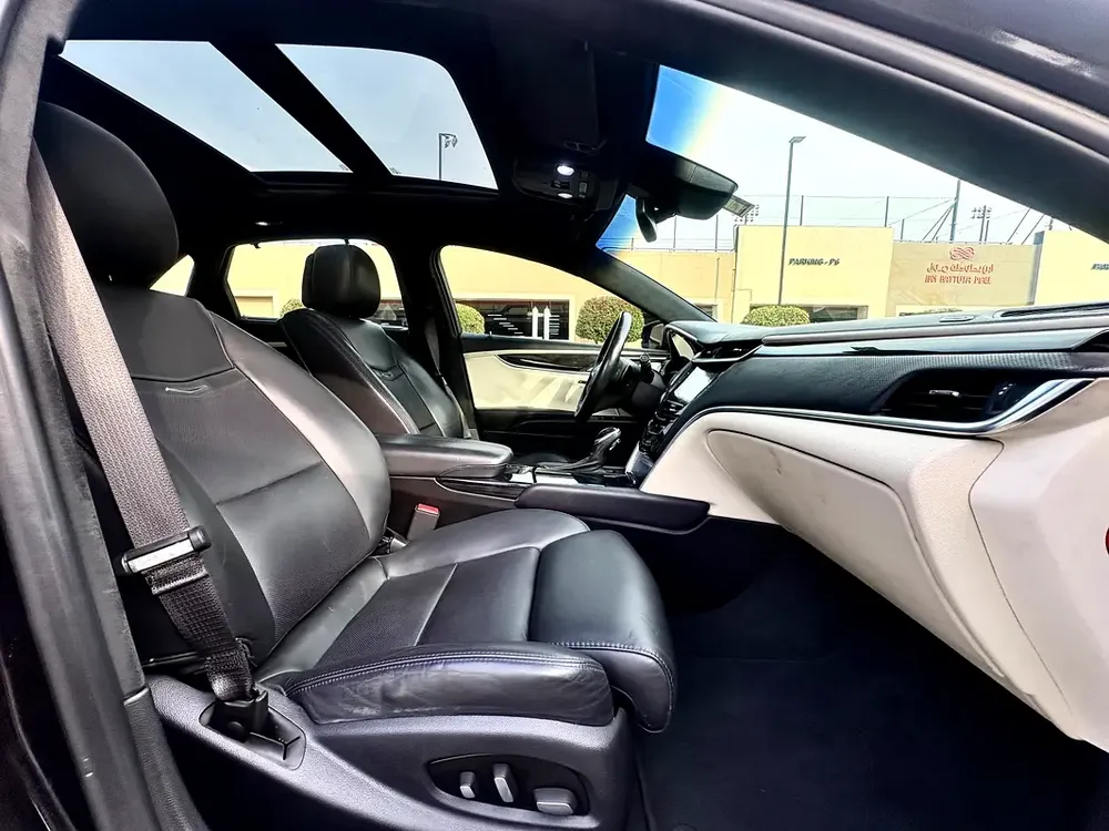 CADILLAC XTS PLATINUM / GCC / 2014 / AGENCY MAINTAINED / PERFECT CONDITION / DIRECT OWNER - Image 14