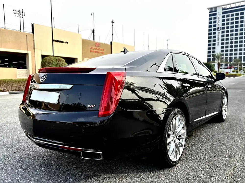 CADILLAC XTS PLATINUM / GCC / 2014 / AGENCY MAINTAINED / PERFECT CONDITION / DIRECT OWNER - Image 7