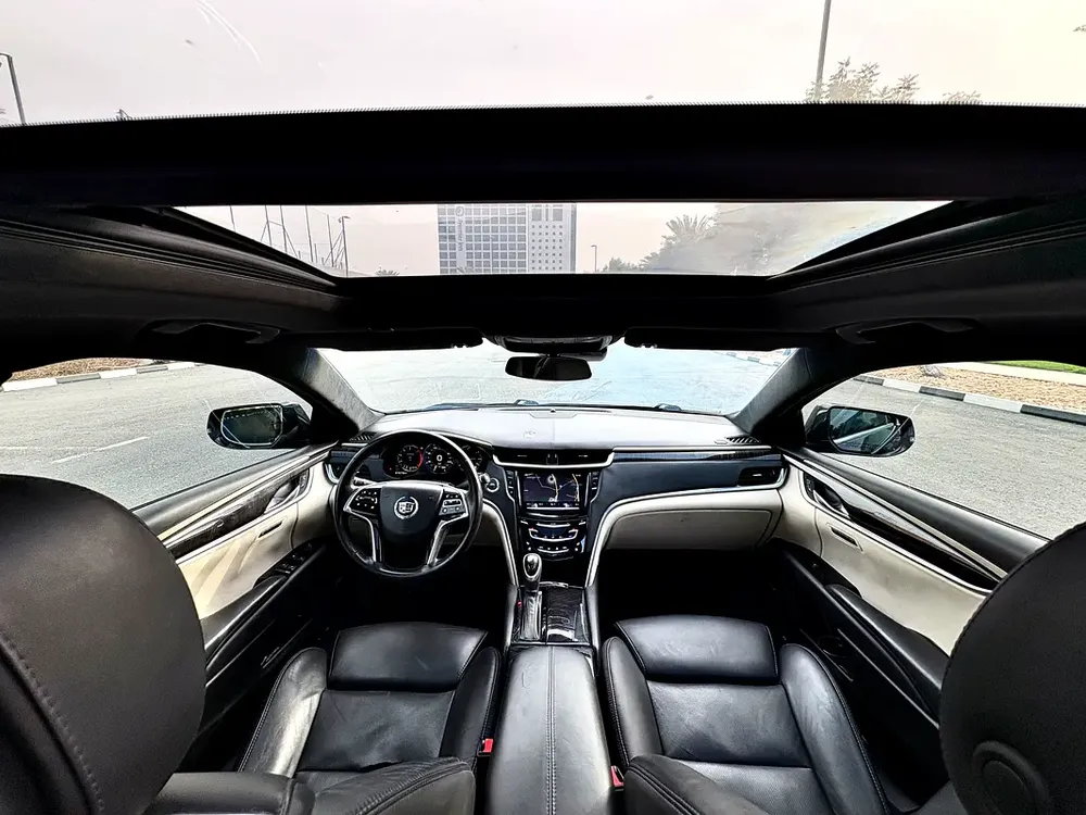 CADILLAC XTS PLATINUM / GCC / 2014 / AGENCY MAINTAINED / PERFECT CONDITION / DIRECT OWNER - Image 9