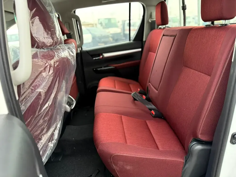 Toyota Hilux SR5 2026 - GCC Specs - Brand New! - Image 11