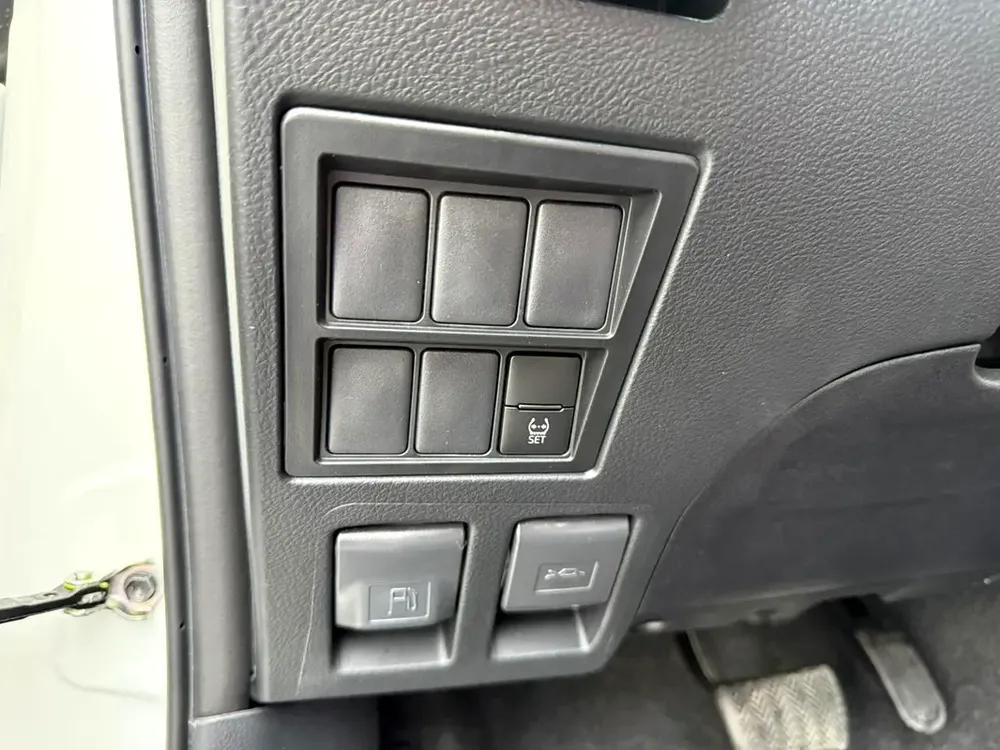 Toyota Hilux SR5 2026 - GCC Specs - Brand New! - Image 18