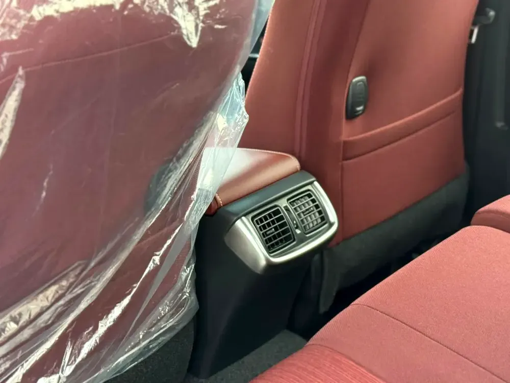 Toyota Hilux SR5 2026 - GCC Specs - Brand New! - Image 8