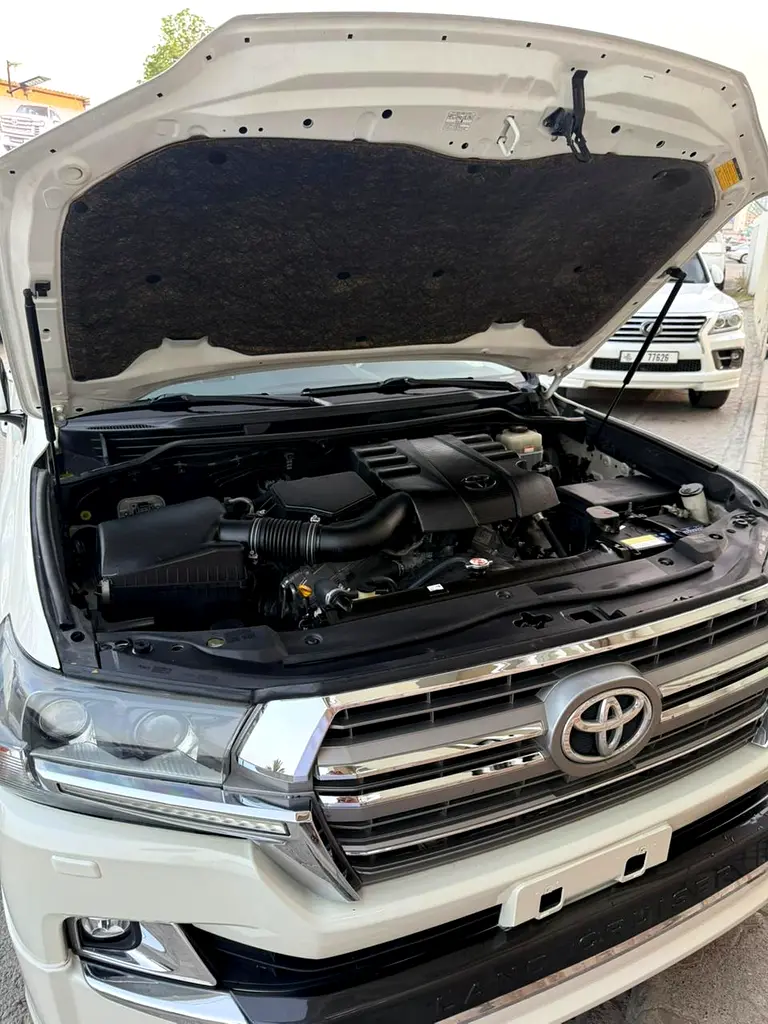 Toyota Land Cruiser GXR Grand Touring 2020 | GCC Specs | Pristine Condition - Image 15