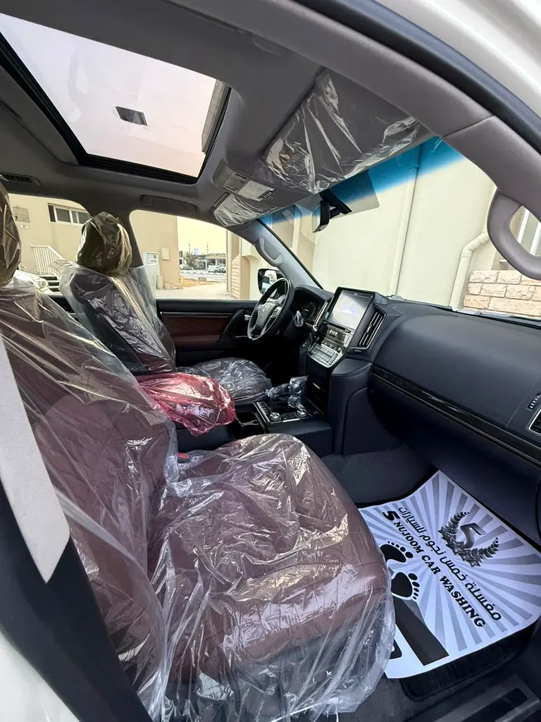Toyota Land Cruiser GXR Grand Touring 2020 | GCC Specs | Pristine Condition - Image 9