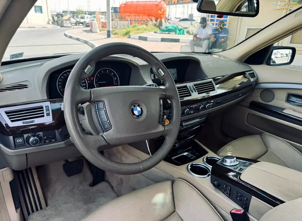 BMW 740I | 2007 | ONLY : 118,367 KM | JAPAN IMPORT | CLEAN TITLE | NO ACCIDENT - Image 11