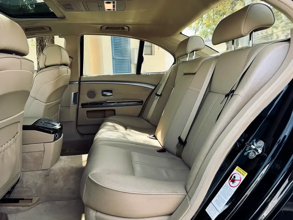 BMW 740I | 2007 | ONLY : 118,367 KM | JAPAN IMPORT | CLEAN TITLE | NO ACCIDENT - Image 12