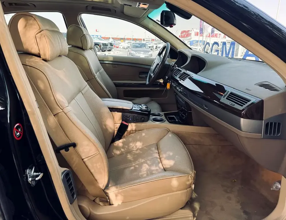 BMW 740I | 2007 | ONLY : 118,367 KM | JAPAN IMPORT | CLEAN TITLE | NO ACCIDENT - Image 14