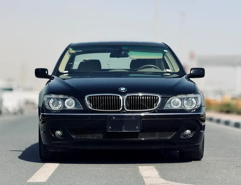 BMW 740I | 2007 | ONLY : 118,367 KM | JAPAN IMPORT | CLEAN TITLE | NO ACCIDENT - Image 4