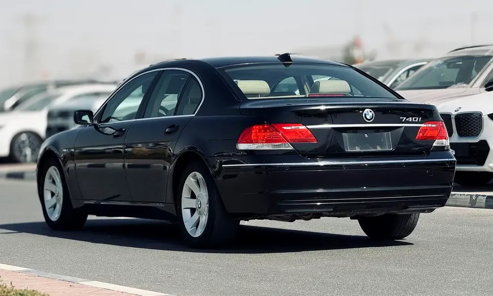 BMW 740I | 2007 | ONLY : 118,367 KM | JAPAN IMPORT | CLEAN TITLE | NO ACCIDENT - Image 6