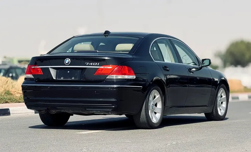 BMW 740I | 2007 | ONLY : 118,367 KM | JAPAN IMPORT | CLEAN TITLE | NO ACCIDENT - Image 8
