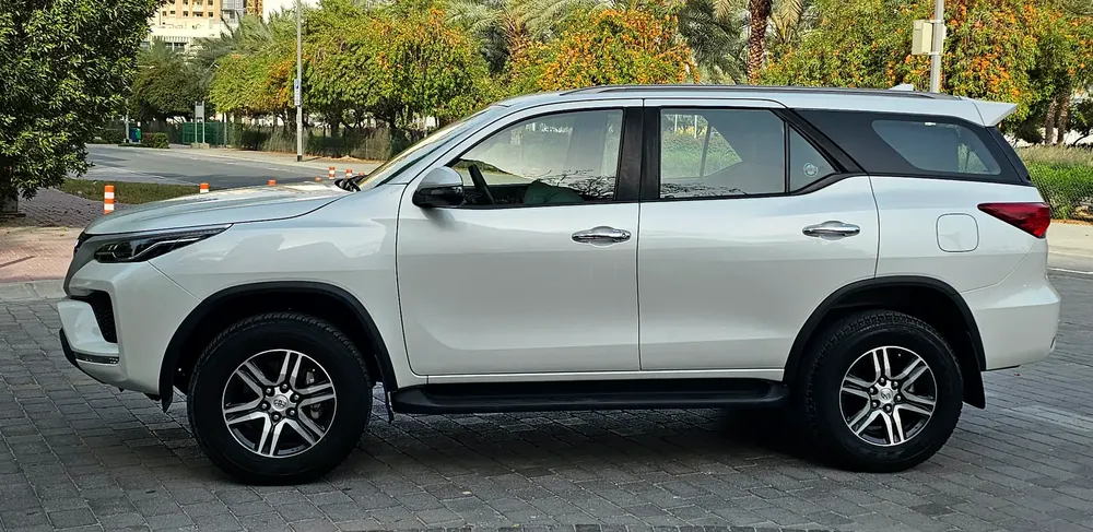 TOYOTA FORCHTUNER 2.7 4X4 # 2024 GCC # WELL MAINTAINED CAR FOR SALE AED 98000. - Image 10
