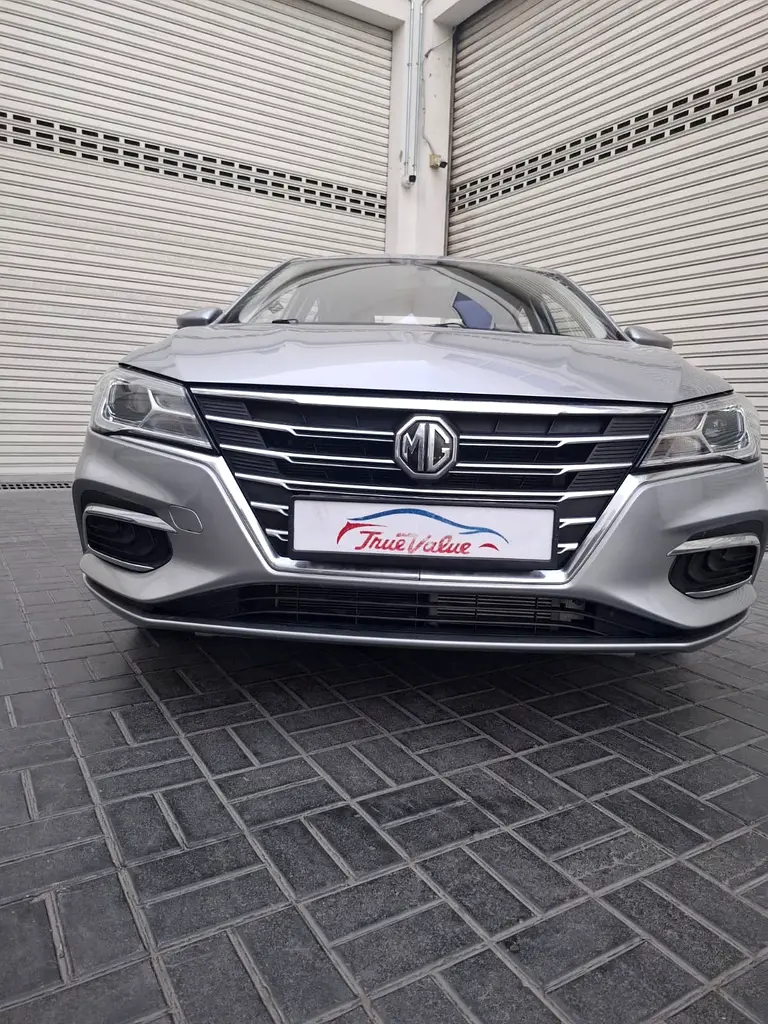 MG MG 5 2024 mid options with full service history gcc accident free single owner - Image 14