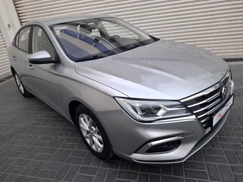 MG MG 5 2024 mid options with full service history gcc accident free single owner - Image 15