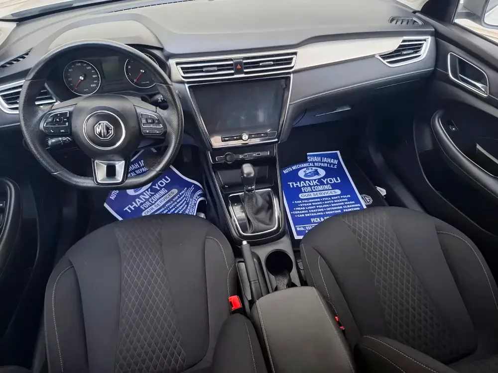 MG MG 5 2024 mid options with full service history gcc accident free single owner - Image 6