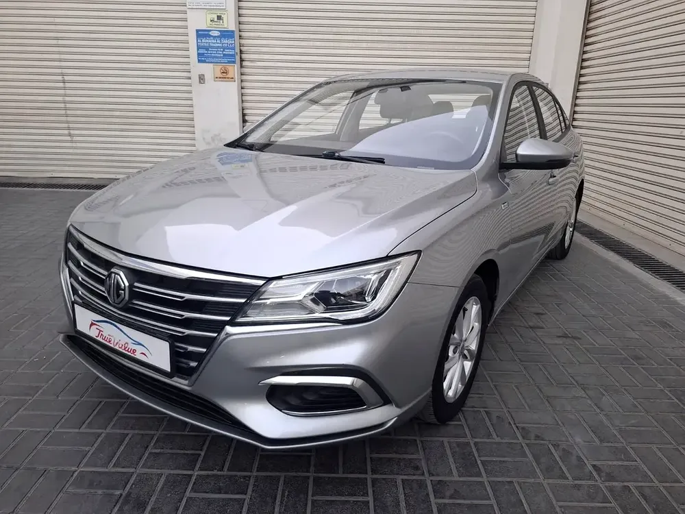 MG MG 5 2024 mid options with full service history gcc accident free single owner - Image 8