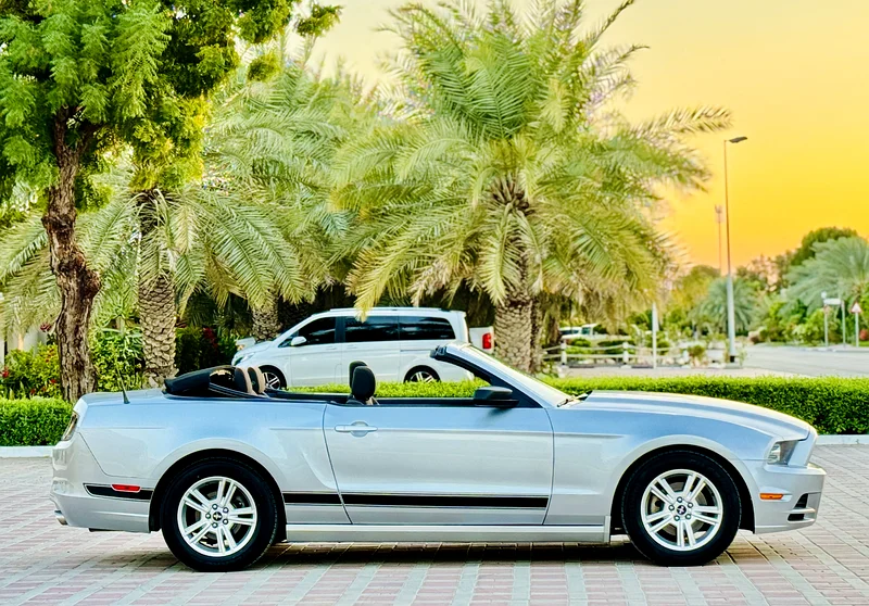 2014 FORD MUSTANG SOFT TOP CONVERTIBLE 3.7L IN VERY EXCELLENT CONDITION - Image 11