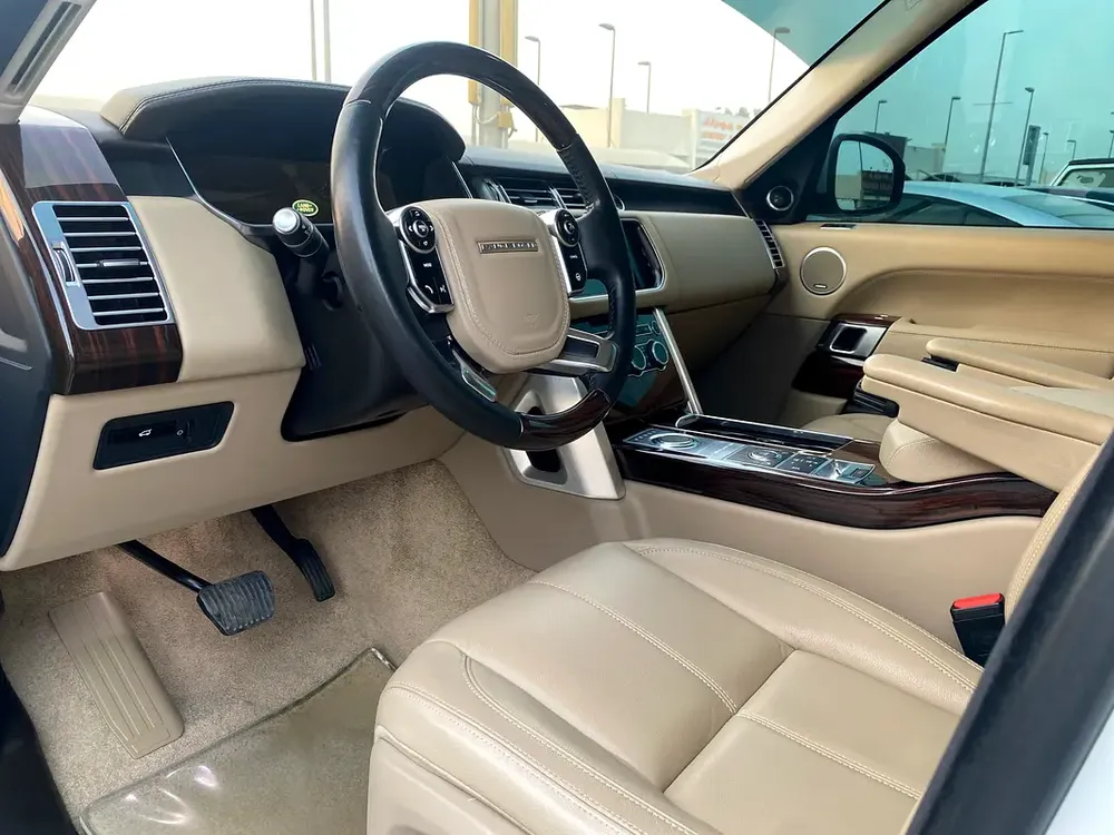 Range Rover Vogue 2015 White - Image 13