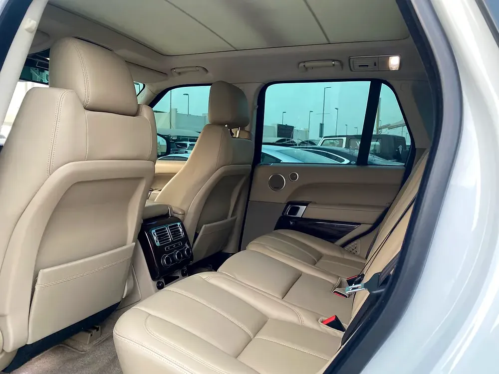 Range Rover Vogue 2015 White - Image 16