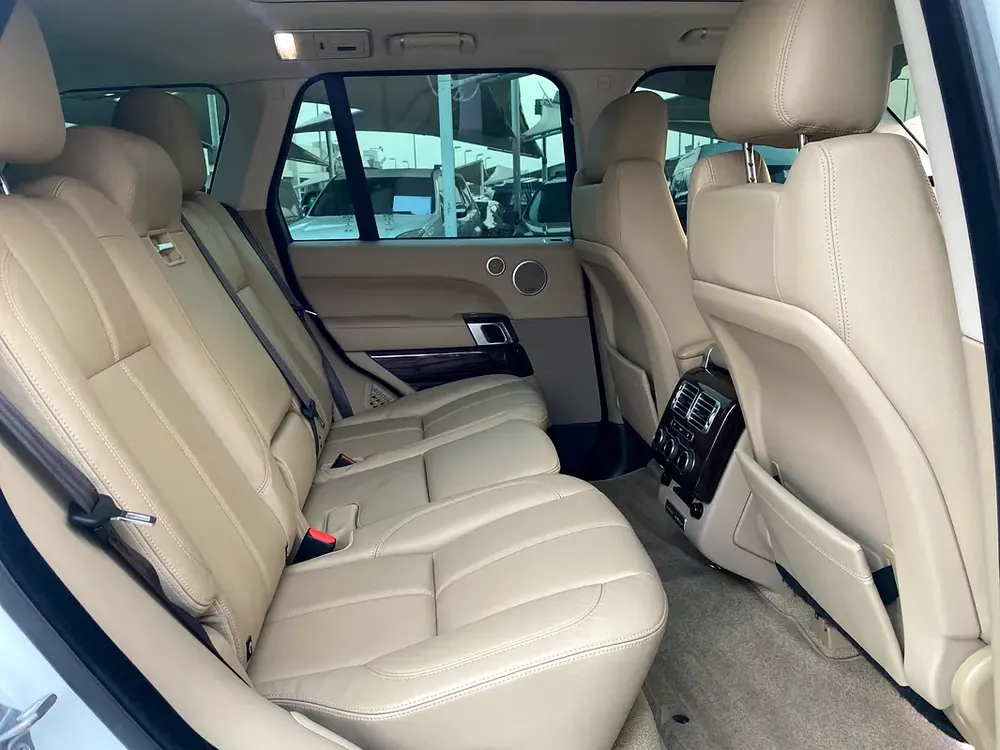 Range Rover Vogue 2015 White - Image 17