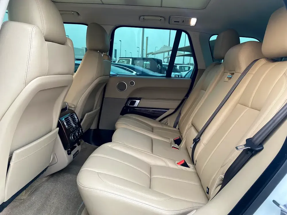 Range Rover Vogue 2015 White - Image 18