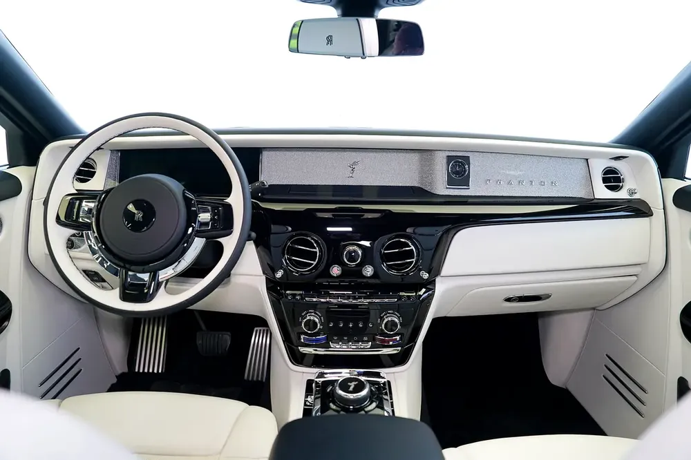 2 YEARS WARRANTY + SERVICE | EXTENDED WHEELBASE | BESPOKE AUDIO | LEG REST | REAR ENTERTAINMENT - Image 13