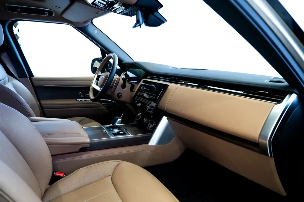 WARRANTY AUG 2026 | VOGUE AUTOBIOGRAPHY P530 V8 | SIDE STEPS | REAR ENTERTAINMENT - Image 13