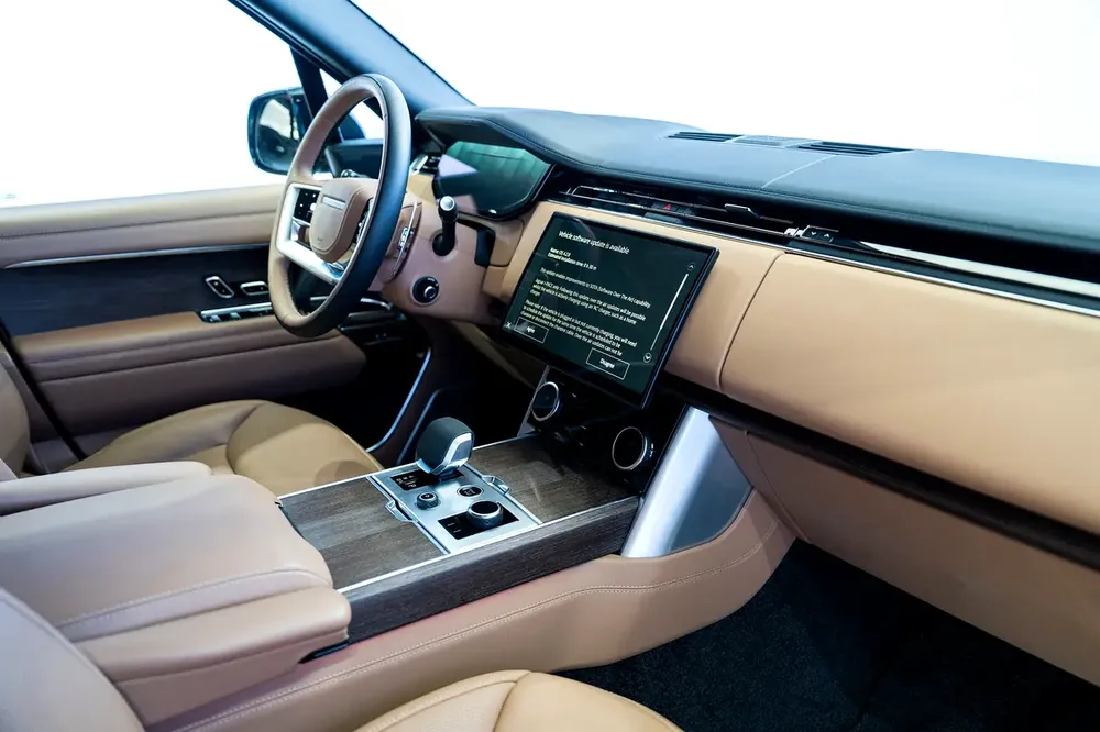WARRANTY AUG 2026 | VOGUE AUTOBIOGRAPHY P530 V8 | SIDE STEPS | REAR ENTERTAINMENT - Image 14