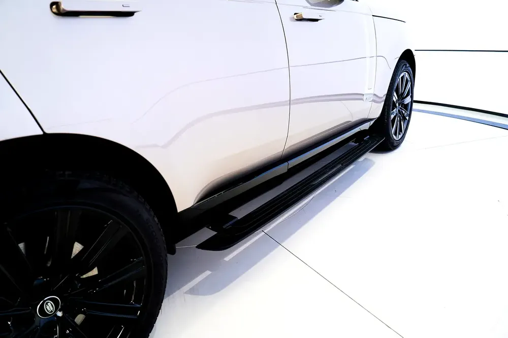 WARRANTY AUG 2026 | VOGUE AUTOBIOGRAPHY P530 V8 | SIDE STEPS | REAR ENTERTAINMENT - Image 15