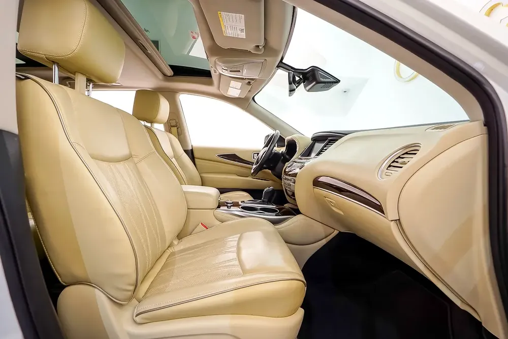 AED 931 PM | INFINITY QX60 7-SEATER 2017 | 7-SEATER | PARTIAL AGENCY HISTORY | 1 YEAR WARRANTY| GCC - Image 15
