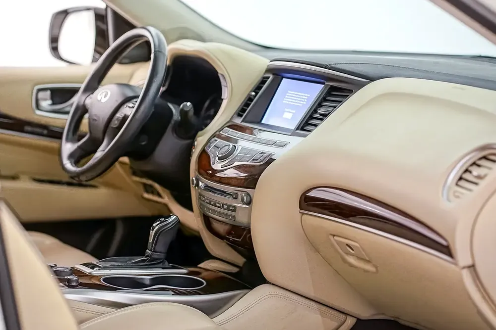 AED 931 PM | INFINITY QX60 7-SEATER 2017 | 7-SEATER | PARTIAL AGENCY HISTORY | 1 YEAR WARRANTY| GCC - Image 16