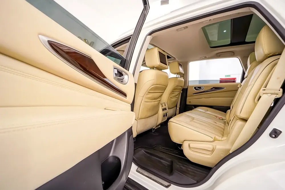 AED 931 PM | INFINITY QX60 7-SEATER 2017 | 7-SEATER | PARTIAL AGENCY HISTORY | 1 YEAR WARRANTY| GCC - Image 18