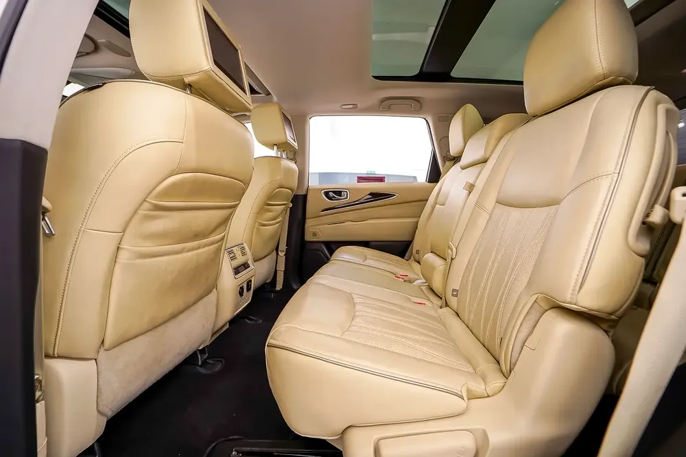 AED 931 PM | INFINITY QX60 7-SEATER 2017 | 7-SEATER | PARTIAL AGENCY HISTORY | 1 YEAR WARRANTY| GCC - Image 19