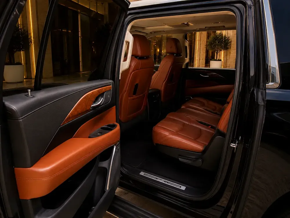 2017 Cadillac Escalade Premium Luxury | GCC Specs | Meticulously Maintained - Image 6