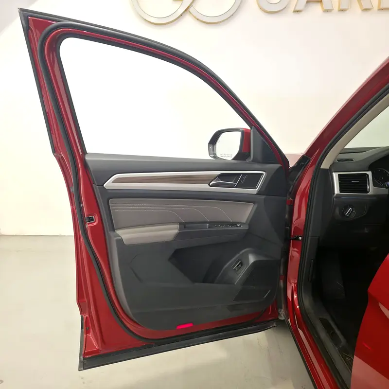 AED 1018 PM | VOLKSWAGEN TERAMONT 2021 | FULL AGENCY SERVICE HISTORY | COMFORTLINE | 7-SEATER | GCC - Image 8