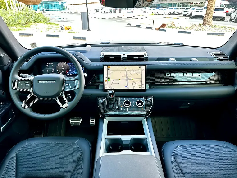 2025 Land Rover Defender X-Dynamic V8 – CLEAN TITLE –CLEAN CARFAX–Top Trim - Image 9