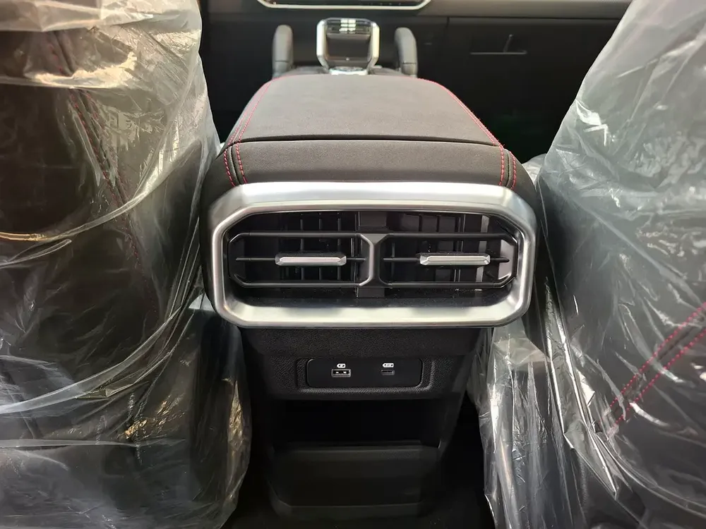 Jetour T2 2025 2.0L 4WD With Tyre Cover (Export Only) - Image 10