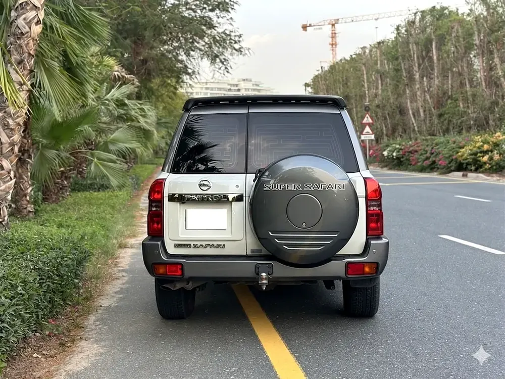 2023 Nissan Patrol Safari Super Safari - GCC Specs - Brand New - Image 5