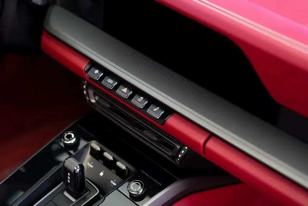 911 CARRERA CABRIOLET | BOSE AUDIO | GCC | WARRANTY AVAILABLE - Image 12