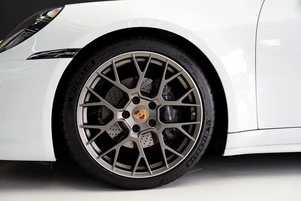 911 CARRERA CABRIOLET | BOSE AUDIO | GCC | WARRANTY AVAILABLE - Image 6
