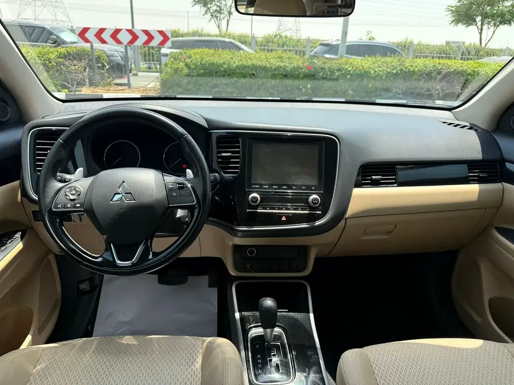 Mitsubishi Outlander GLX 2022 GCC Specs 7 Seaters - Excellent Condition/Auto Loan Can Be Arranged - Image 13