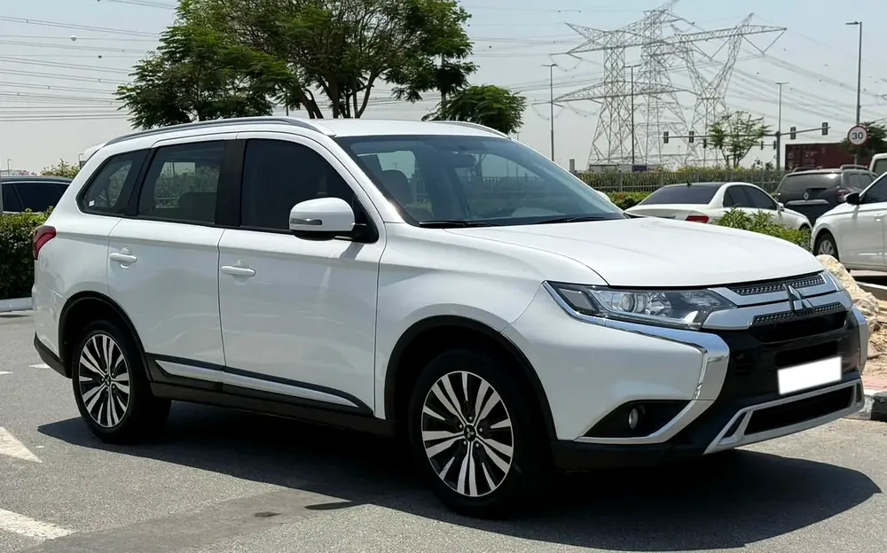 Mitsubishi Outlander GLX 2022 GCC Specs 7 Seaters - Excellent Condition/Auto Loan Can Be Arranged - Image 9