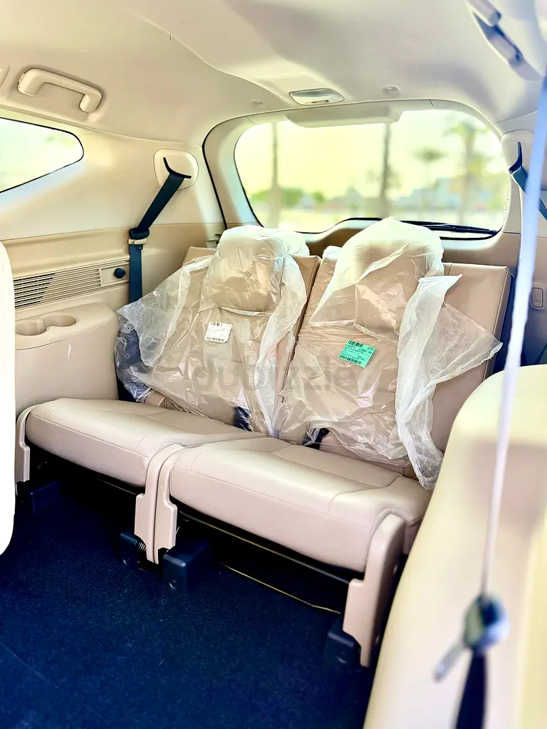 Mitsubishi Montero Sport 2018 GLS Top Full option (Top of the Line) GCC specs (Low mileage) - Image 12