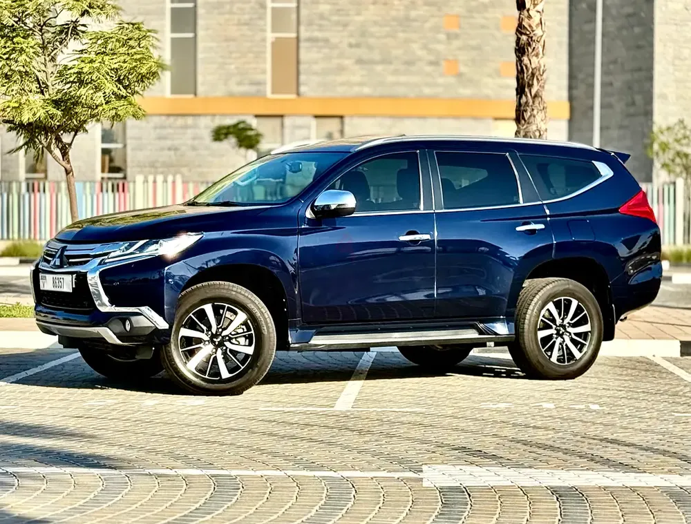 Mitsubishi Montero Sport 2018 GLS Top Full option (Top of the Line) GCC specs (Low mileage) - Image 4